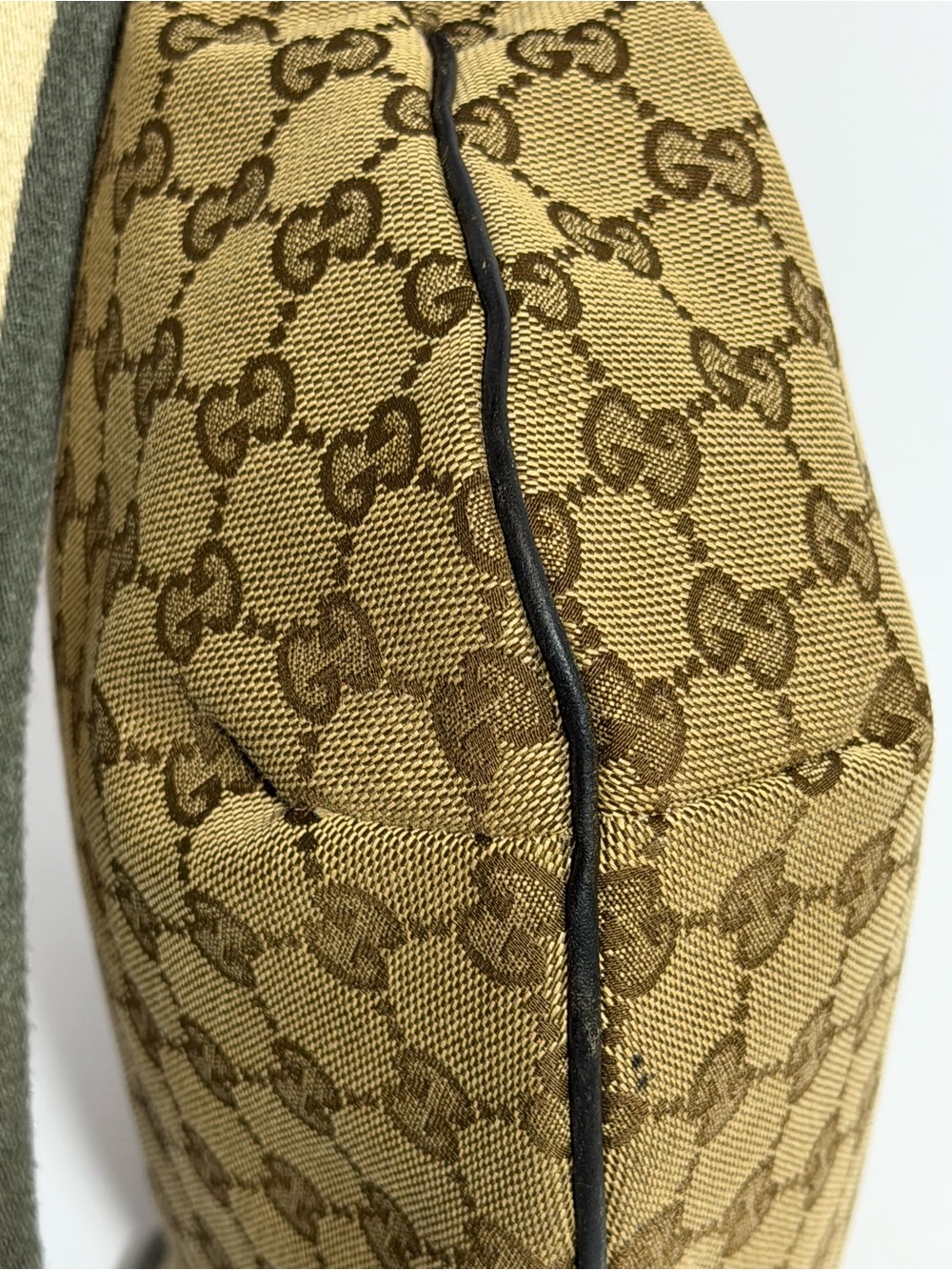 Gucci Tan/Brown GG Canvas Crossbody with Bee Charm - Picture 7 of 14